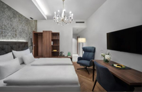 Отель Hotel Schwarzer Adler Innsbruck  Инсбрук